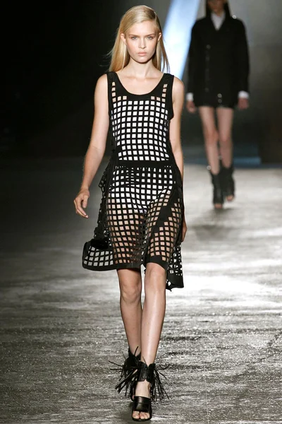 Look 7